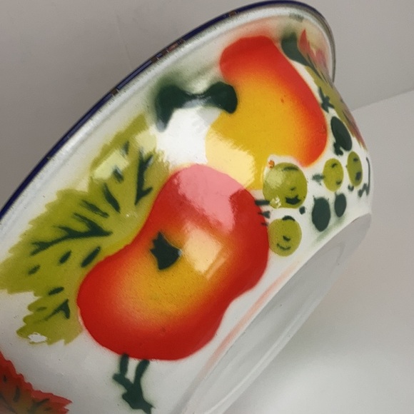 Vintage enamelware harvesting bowl gathering bowl farmhouse decor tomato pattern - Picture 6 of 12